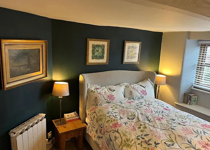 Spacious Somerset - Great Rural Location *