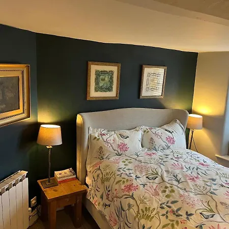 Spacious Somerset - Great Rural Location *